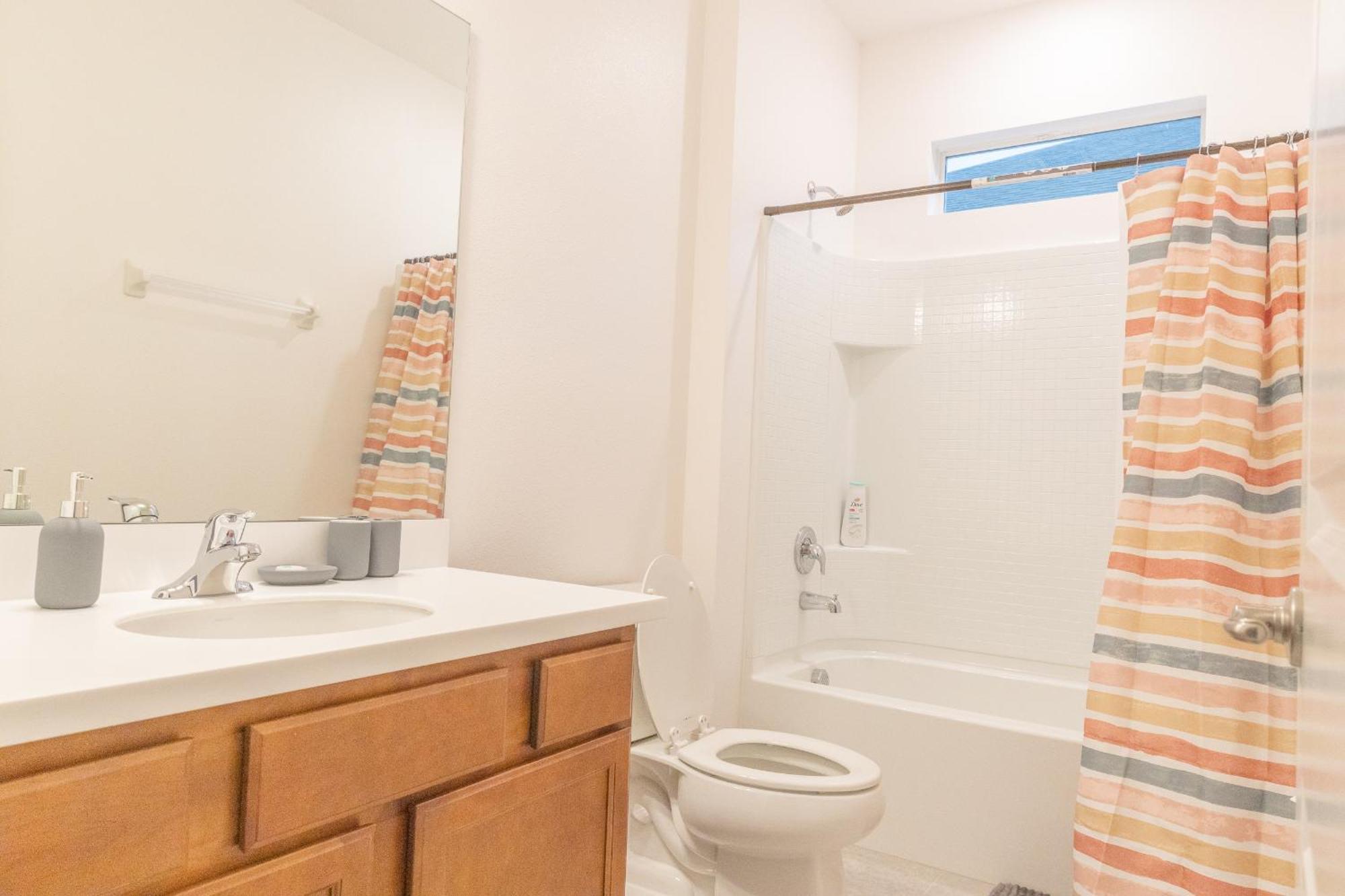 Waterfront Brand New Modern Luxury 8 Bedroom Pool House! Sleeps 16 Kissimmee Kültér fotó