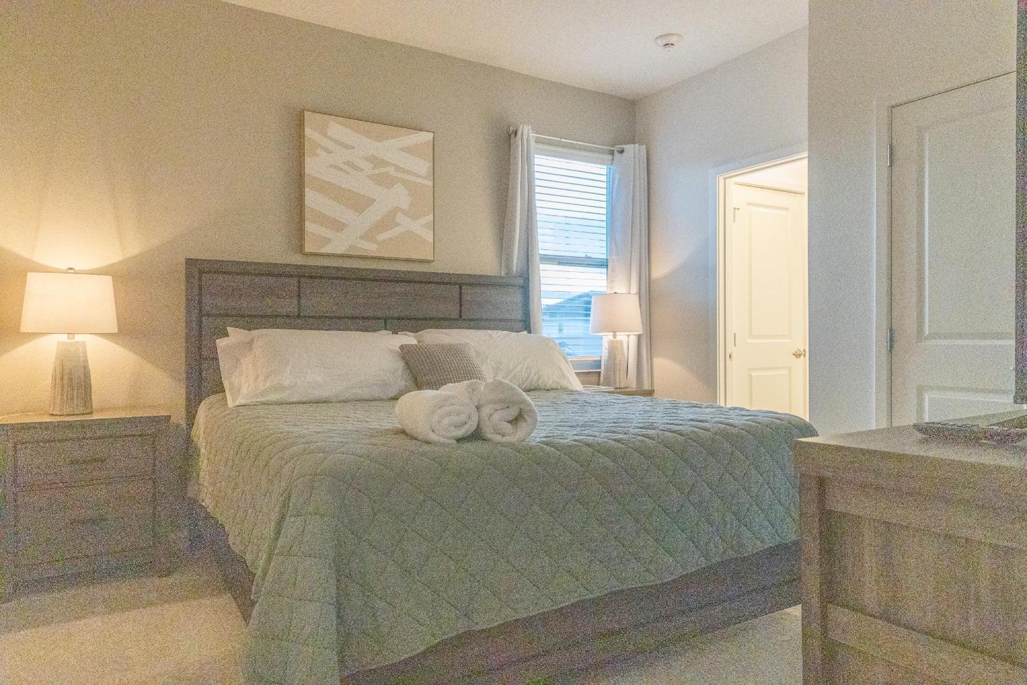 Waterfront Brand New Modern Luxury 8 Bedroom Pool House! Sleeps 16 Kissimmee Kültér fotó